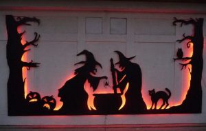 Décoration d'Halloween sur une porte de garage