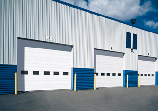 Portes de garage commerciales offertes par Garaga
