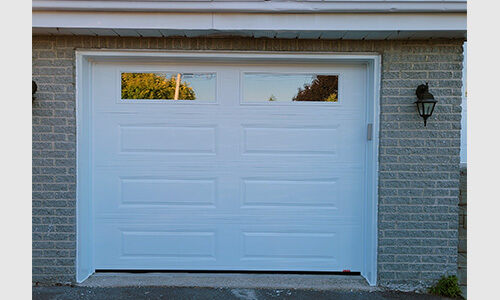 Standard+ Classic XL garage door, 9'1'' x 7', Ice White, Clear windows