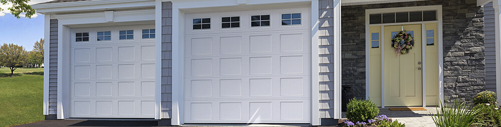 Vantage Shaker-Flat Short, 9' x 8', White, windows with Stockton Short Inserts