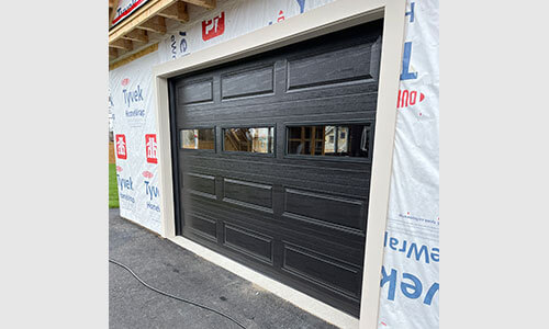 Porte de garage Standard+ Classique XL, 12' x 8', Noir, fenêtres Clair