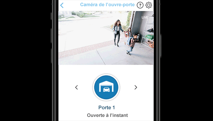 Le proprio reçoit une notification “Porte de garage 1 vient d’ouvrir” sur son cellulaire et voit ses enfants entrant dans le garage en temps réel.