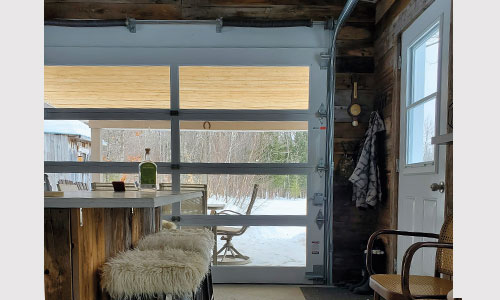 Maison avec porte de garage California, 9' x 7', profilé d’aluminium Blanc, verre Clair