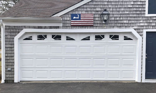 House with Classic Short garage door, 16' x 7', White, windows with Williamsburg Inserts