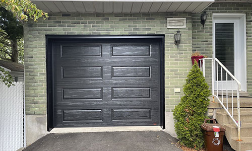 Maison en brique avec porte de garage Standard+ Classique XL, 9' x 7', Noir
