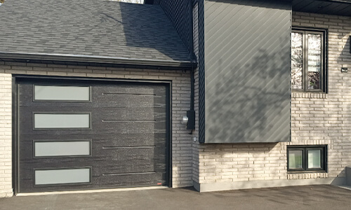 Porte de garage Standard+ Vog, 9' x 7', Noir, fenêtres Sablés Clair