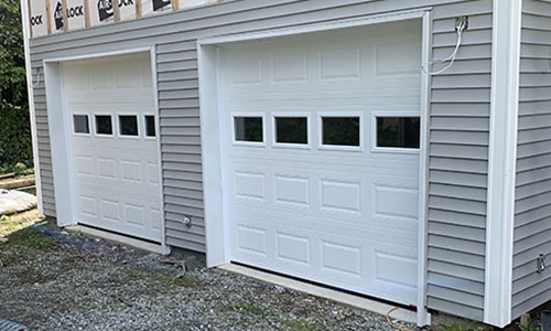 Standard+ Classic CC garage door, 9' x 8', Ice White, Clear windows