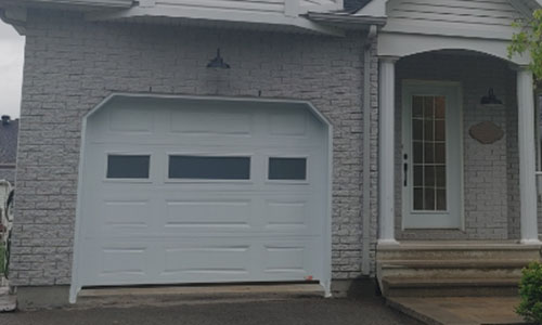 Standard+ Classic MIX garage door, 9' x 7', Ice White, White Sandblasted windows