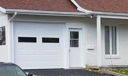 Standard+ Classic XL garage door, 9' x 7', Ice White, Clear windows