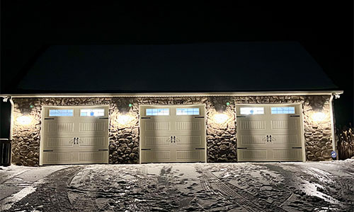 Porte de garage Acadia 138 North Hatley LP, 9' x 8', Blanc glacier, fenêtres Orion 8 carreaux