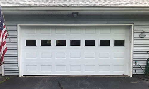 Porte de garage Acadia 138 Classique CC, 16' x 7' 6'', Blanc glacier, fenêtres clairs
