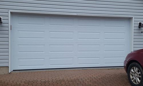 Standard+ Classic XL garage door, 16' x 7', Ice White