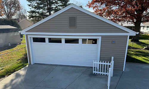 Porte de garage Regal Classique Long, 15' x 6', Blanc, fenêtres Clair