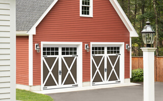 Eastman E-21, 9’ x 8’, Moka Brown doors and Ice White overlays, Panoramic 8 lite windows