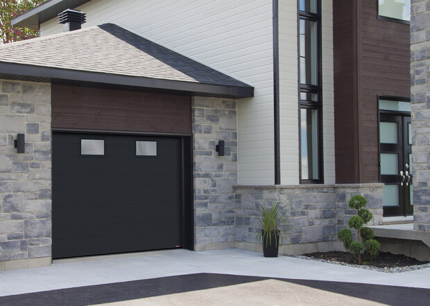 Standard+ Moderno Multi, 9' x 7', Black, Satin glass