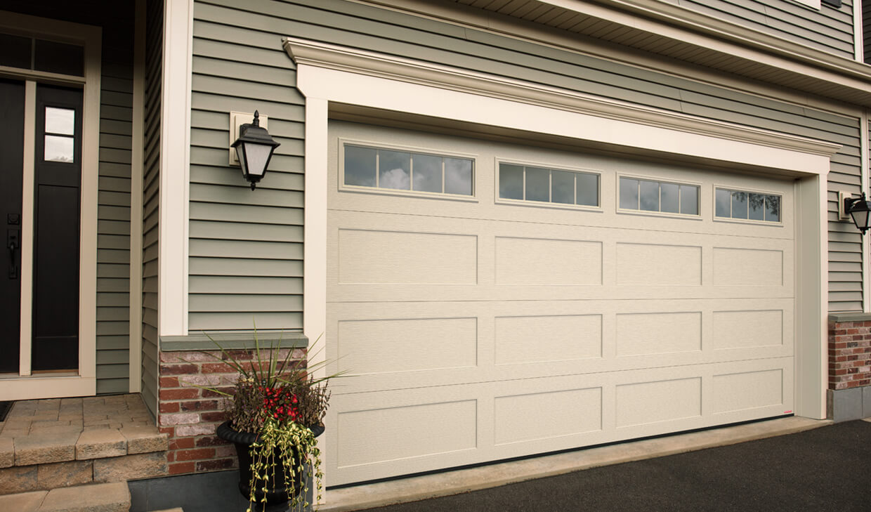 Shaker XL, 16' x 8', Desert Sand, 4 vertical lite Orion windows