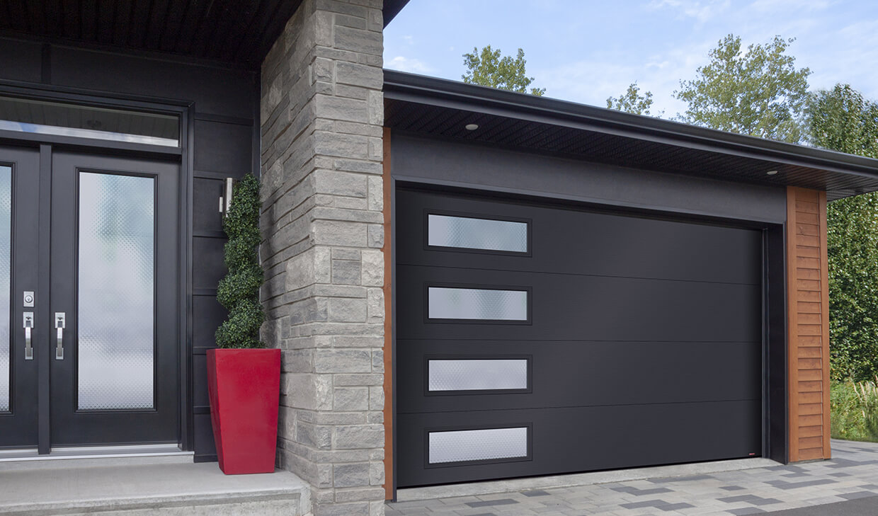 Standard+ Flush, 14' x 8', Black, window layout: Left-side Harmony, Soft glass