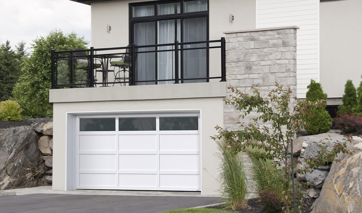Cambridge CL, 14' x 7', Ice White door and overlays, Panoramic Clear windows