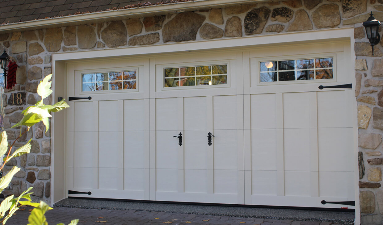 Eastman E-13, 14' x 7', Desert Sand door and overlays, Orion 8 lite windows