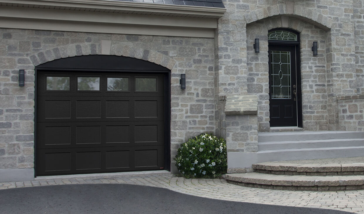 Shaker CC, 9' x 7', Black, Clear windows