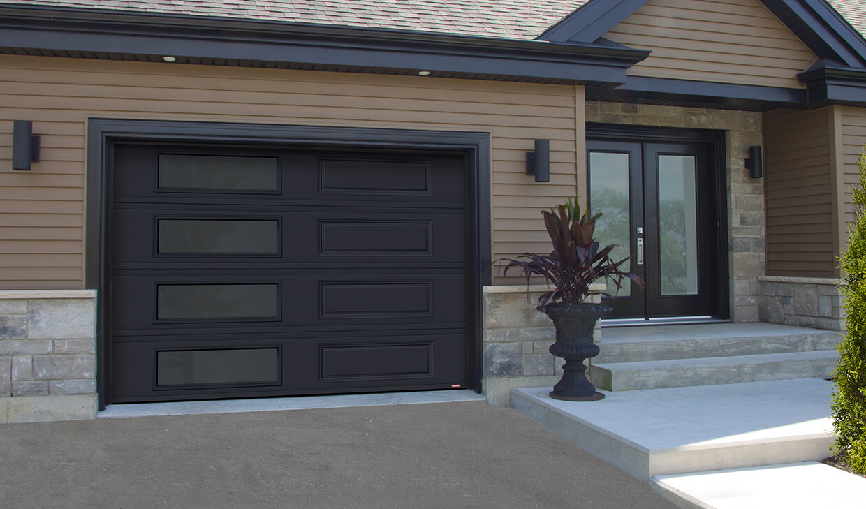 Classic XL, 10' x 7', Black, window layout: Left-side Harmony