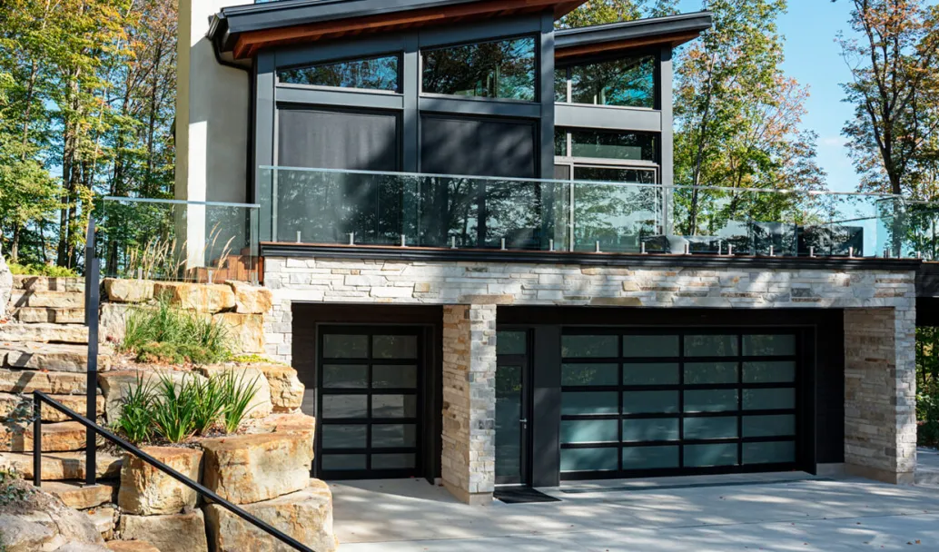 California, 6' x 8'6" and 16' x 8'6", Black aluminum frame, Satin glass