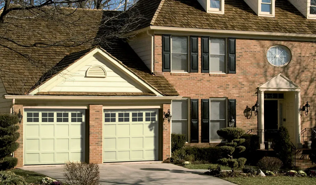 Cambridge CM, 8' x 7', Desert Sand doors and overlays, 4 lite Panoramic windows