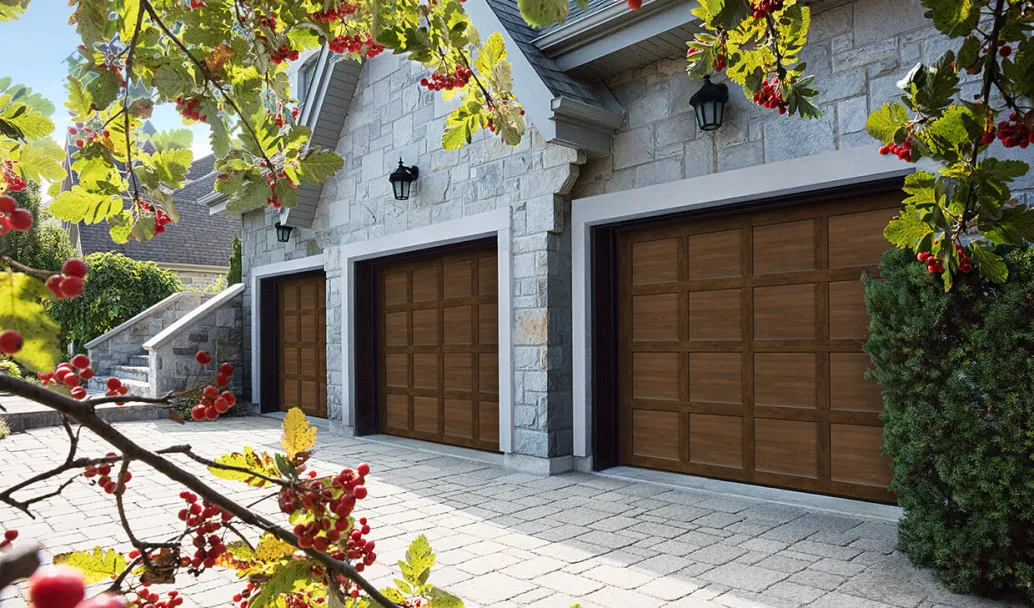 Cambridge CM, 8' 6" x 7', porte et moulures Noyer chocolaté Faux bois