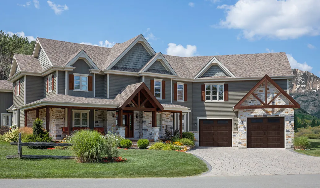 North Hatley LP design from Garaga Garage Doors