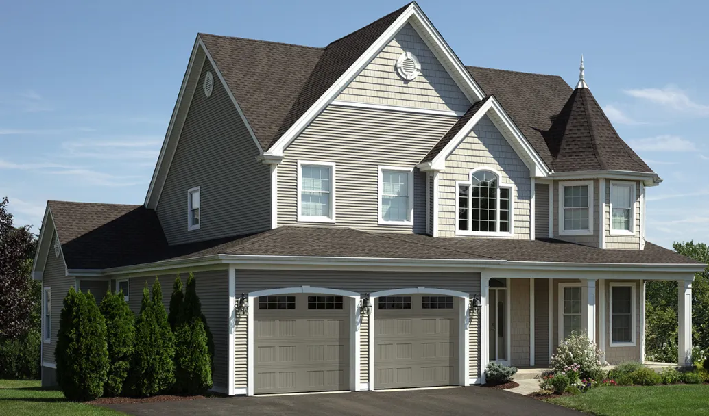 Collection Village Configuration I-1, Coeur rainuré, 9' x 8', Terre glaise, fenêtres avec Appliques Stockton