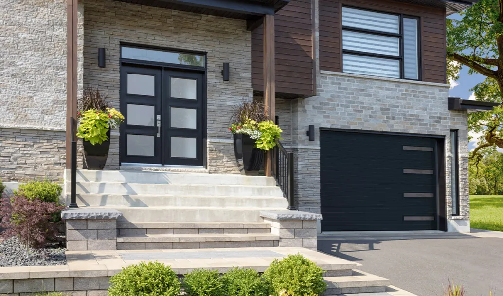 Vantage Moderno Echo, 12' x 8', Black Ice, window layout: Right-side Harmony, Slim windows with Tinted glass