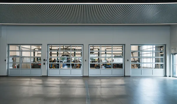 G-4400, 11' x 10', Anodisé clair laminé à un contre-plaqué