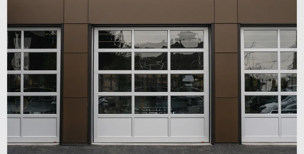 G-4400, 10' x 10', Clear Anodized with Kick Proof