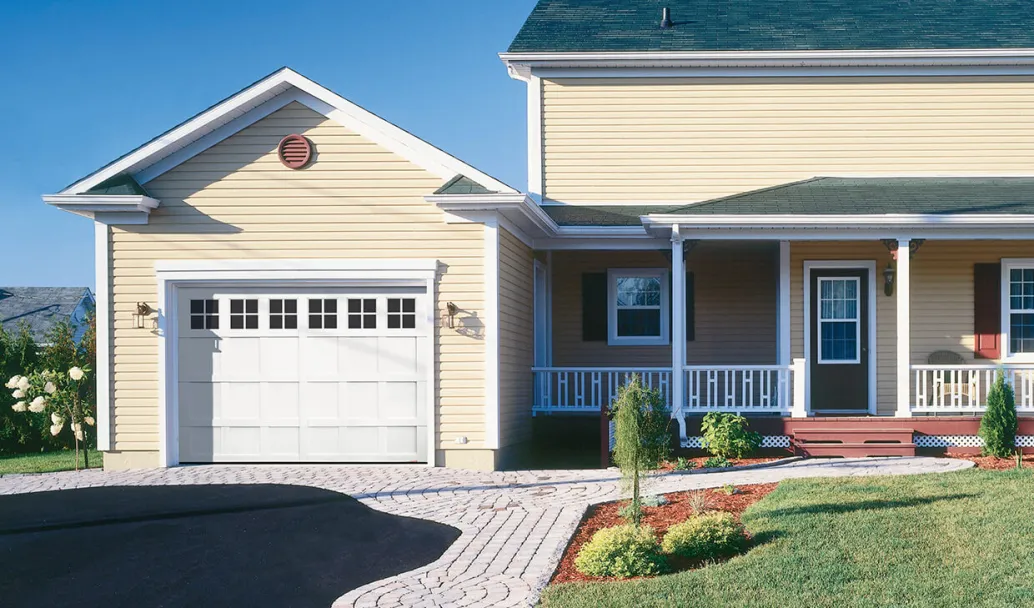 Cambridge CS, 9' x 7', Ice White door and overlays, Panoramic 4 lite windows