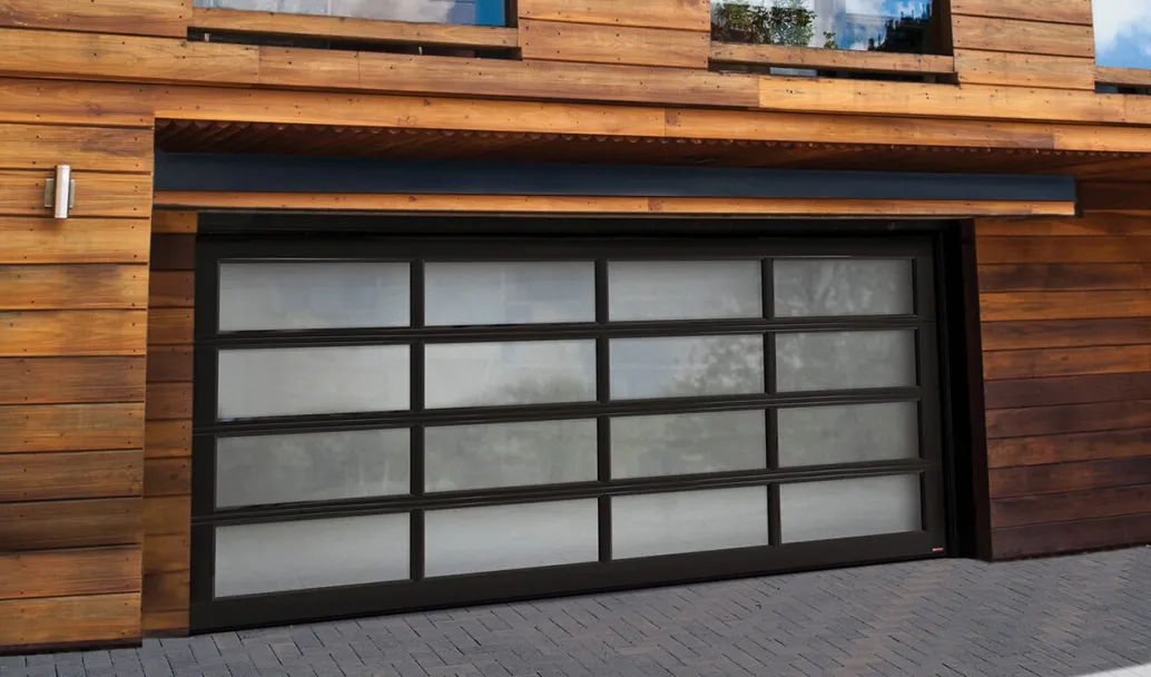 California, 16' x 7', Black aluminum frame, Satin glass