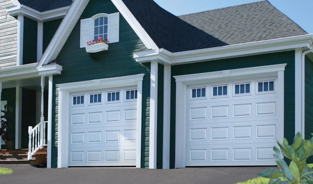 Classic CC, Ice White, 9' x 7', windows with Richmond Inserts