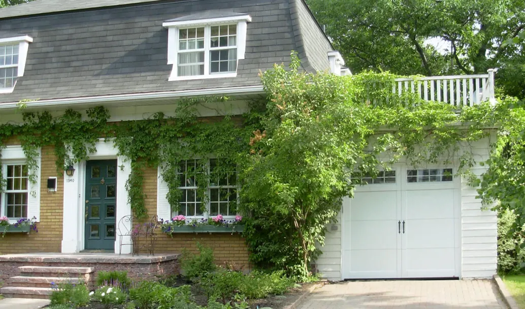 Eastman E-11,  8' x 8', Ice White door and overlays, Orion 8 lite windows