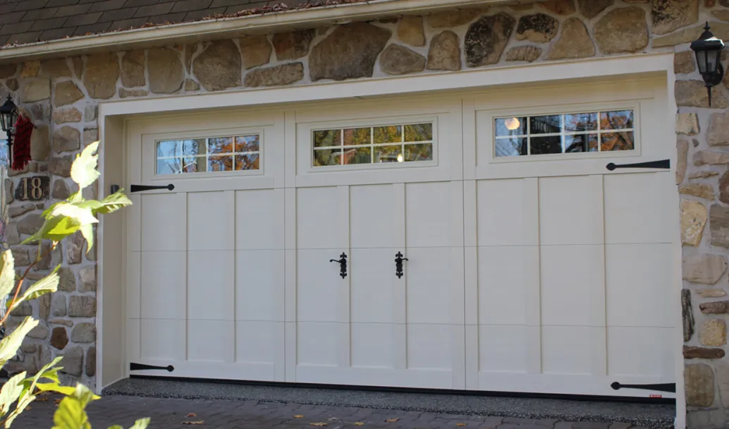 Eastman E-13, 14' x 7', Desert Sand door and overlays, Orion 8 lite windows