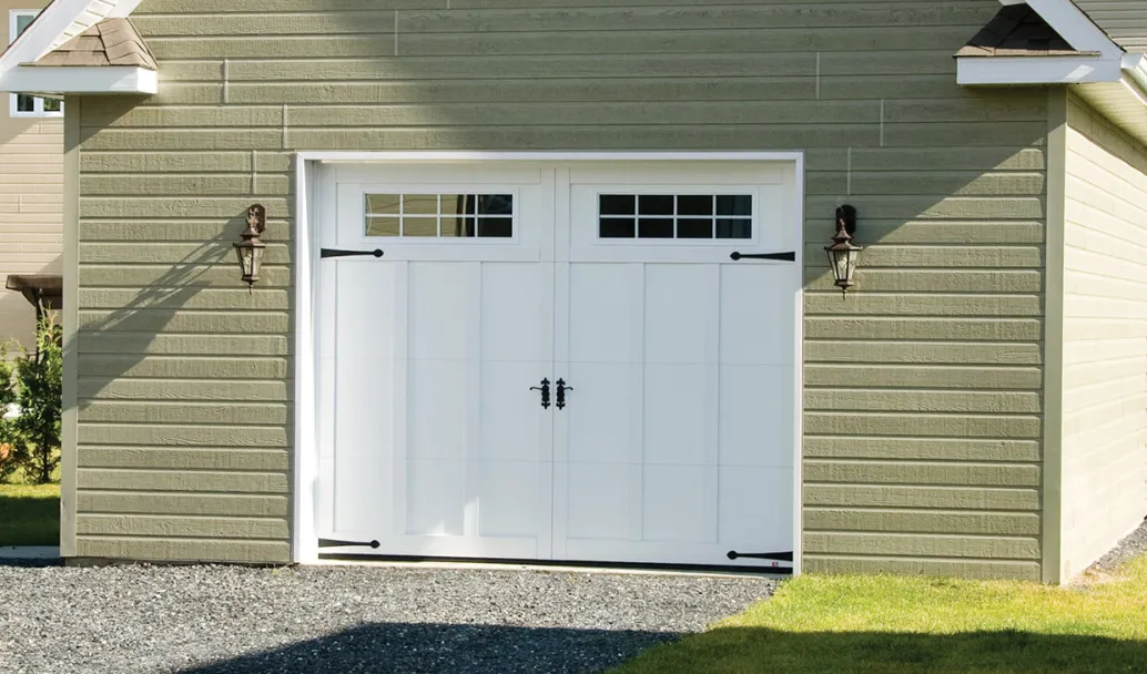 Eastman E-13, 10' x 8', Ice White door and overlays, Orion 8 lite windows