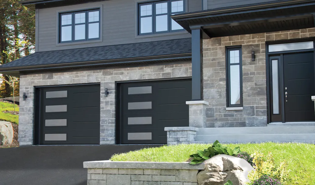 Vog, 9' x 7', Black, window layout: Left-side Harmony