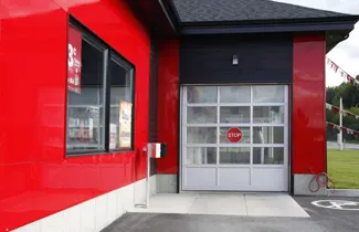G-4400 Clear Anodised with Kick Proof, 10' x 10', Clear windows