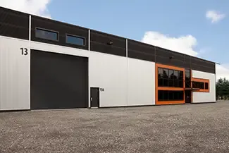 S-24, 20' x 18', Noir commercial