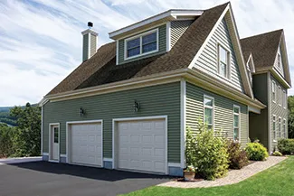 Regal Classic Short, 9' x 7', Almond