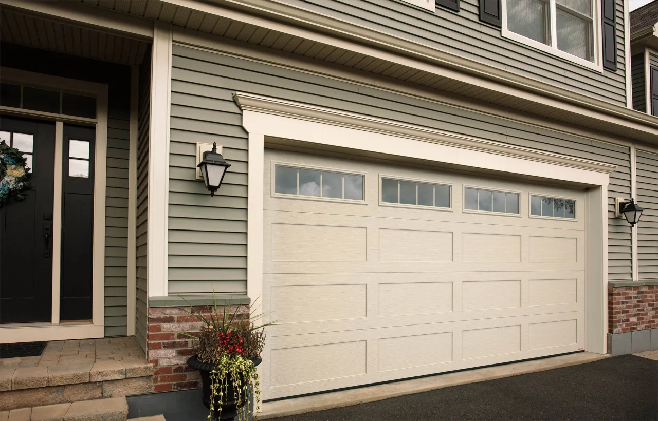 Standard+ Shaker XL, 16' x 8', Desert Sand, 4 vertical lite Orion windows