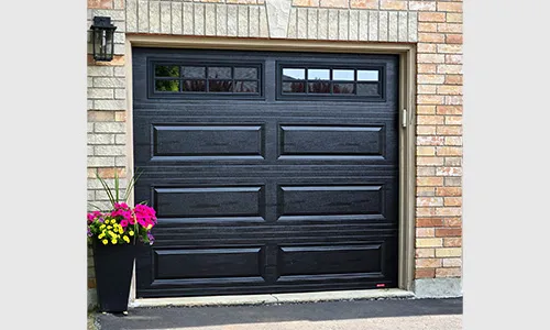 Portes de garage Acadia 138 Classique XL, 8' x 7', Noir, fenêtres Clair avec Applique Stockton