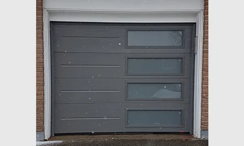 Porte de garage Standard+ Vog, 8' x 6' 6'', Charbon, fenestration Harmonie droite