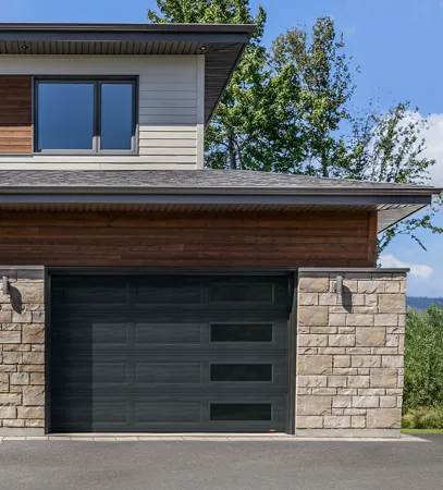 Portes de garage Standard+ de Style Traditionnel avec le design Shaker-Modern Iron Ore